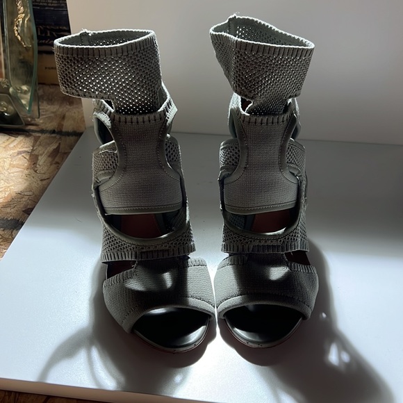 Zara Woman Heels - Picture 2 of 6